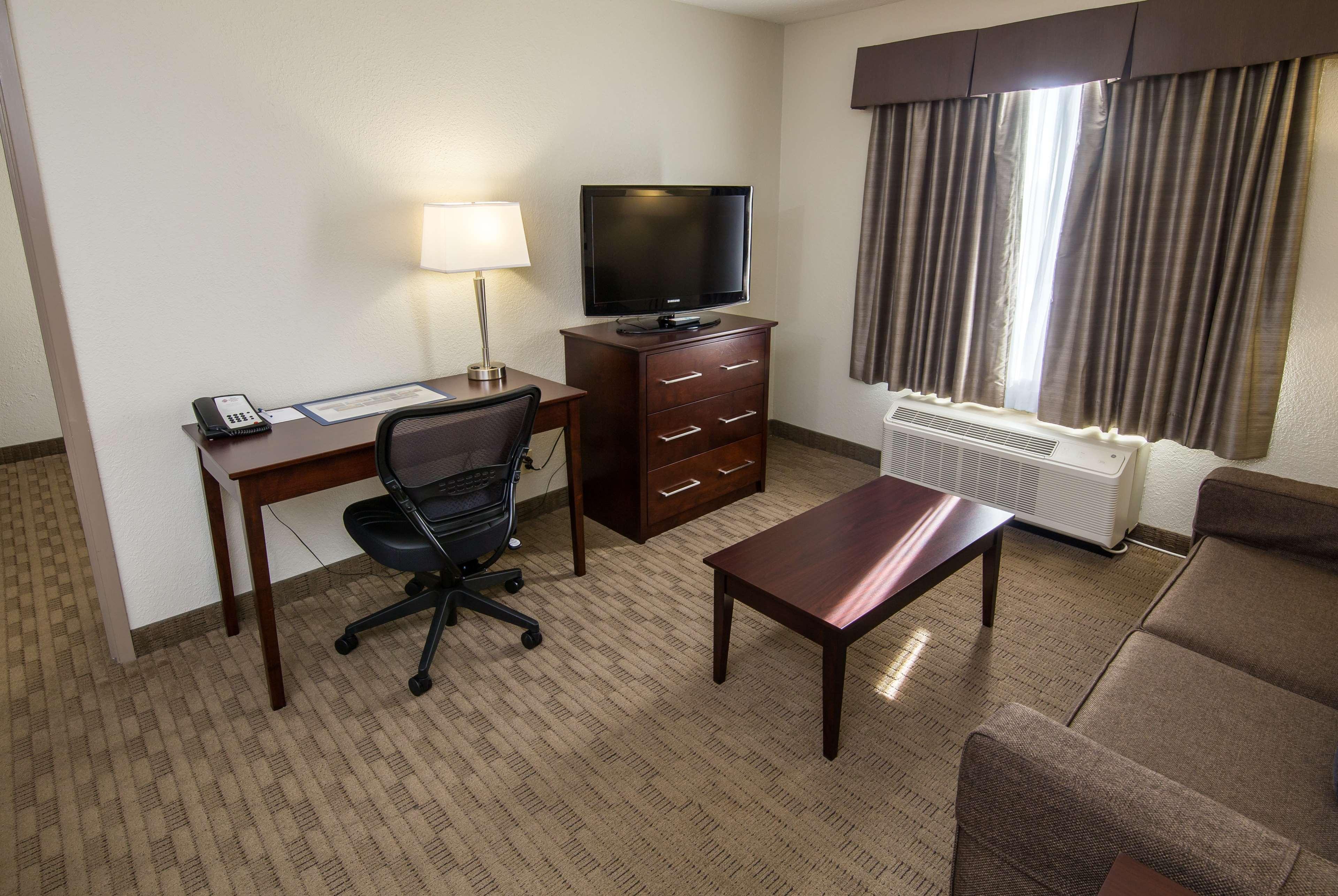 Best Western Plus Pembina Inn & Suites Winnipeg Buitenkant foto