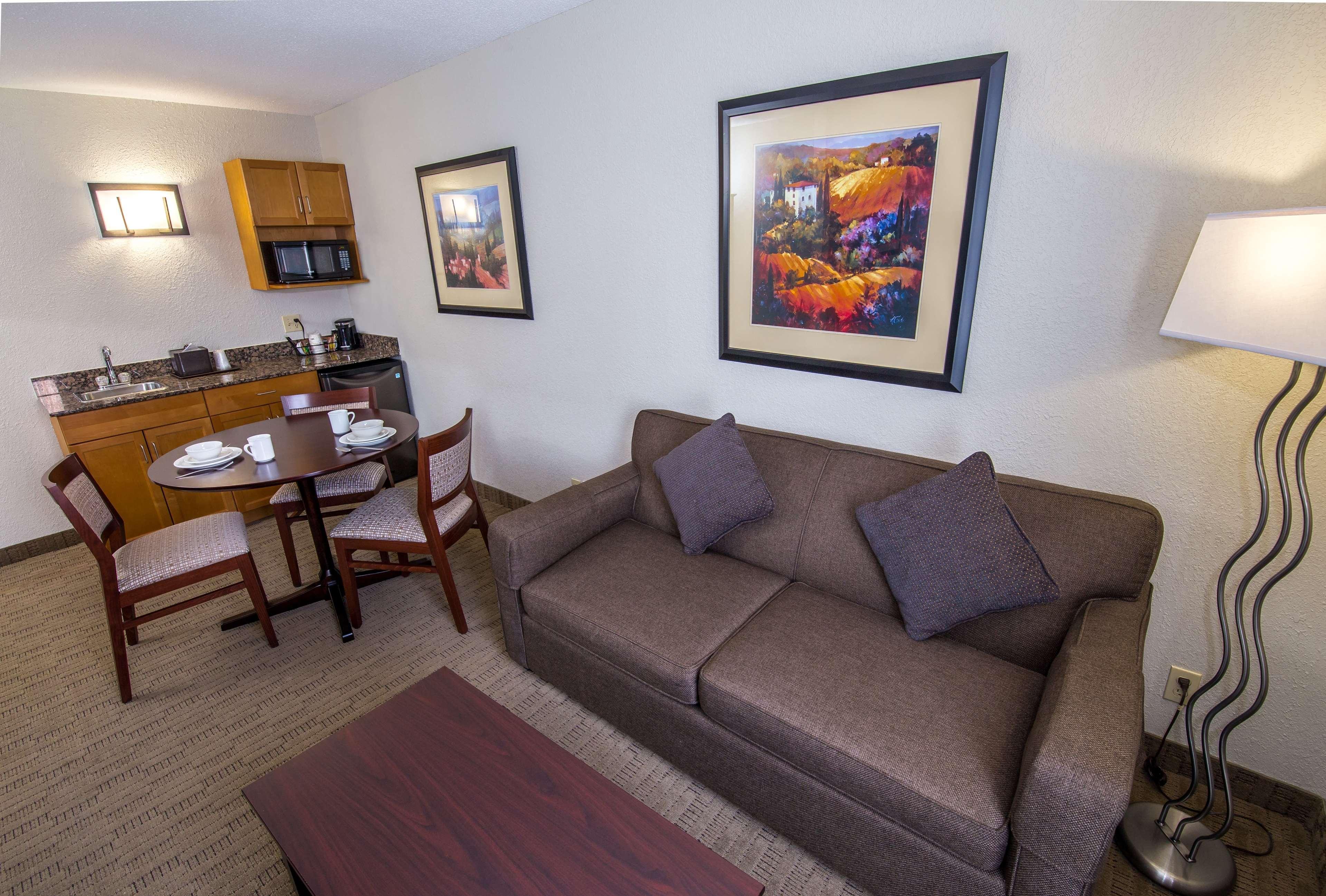 Best Western Plus Pembina Inn & Suites Winnipeg Buitenkant foto