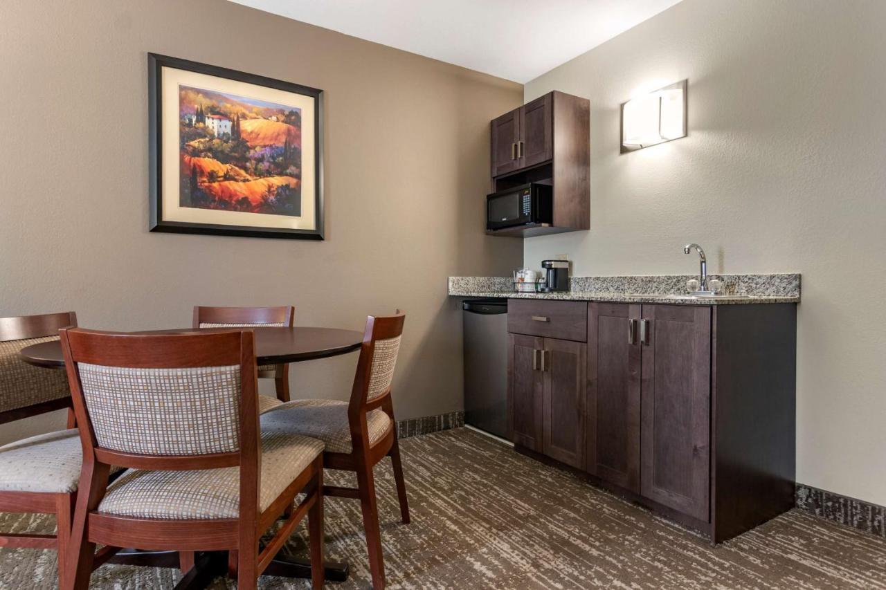 Best Western Plus Pembina Inn & Suites Winnipeg Buitenkant foto